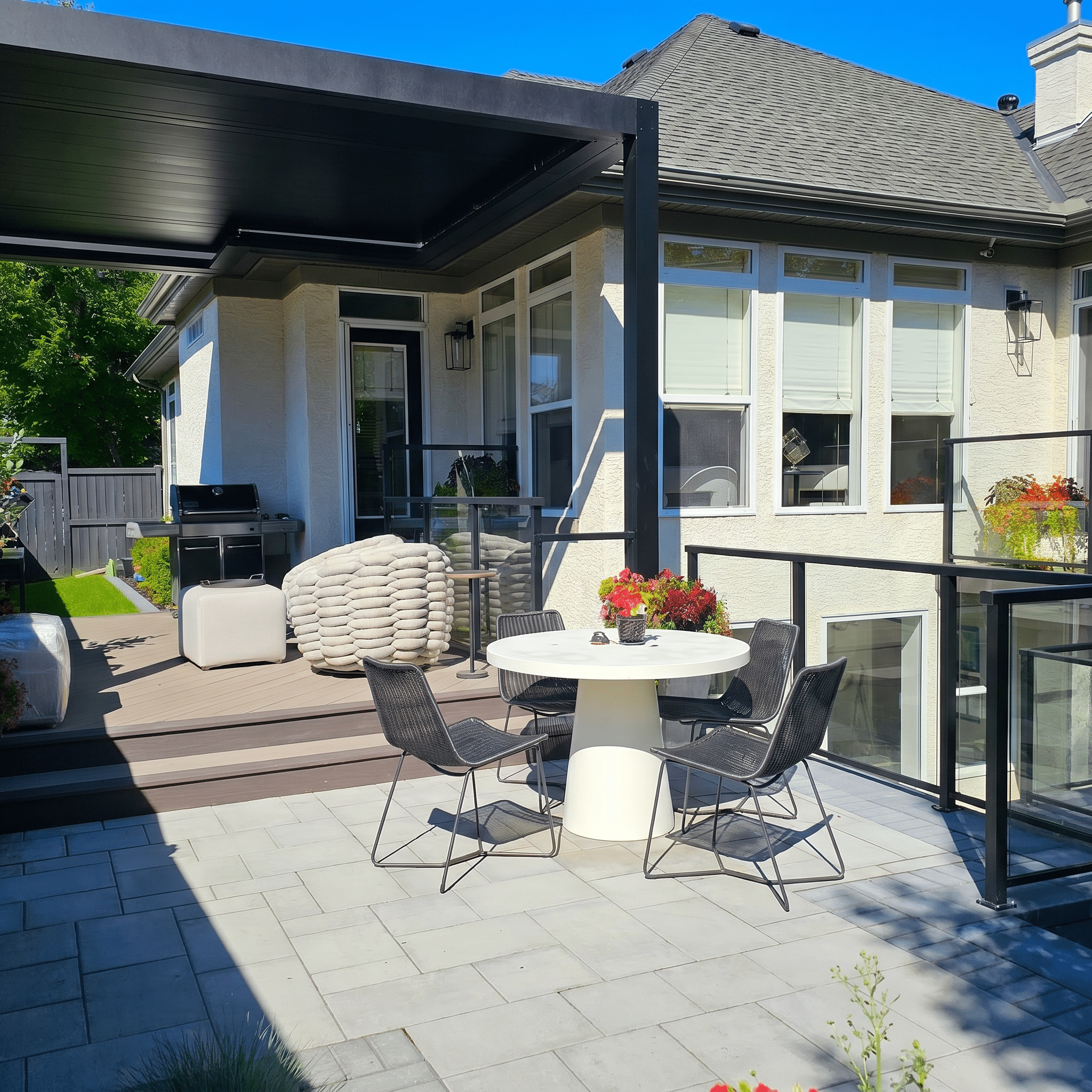 Dining patio level
